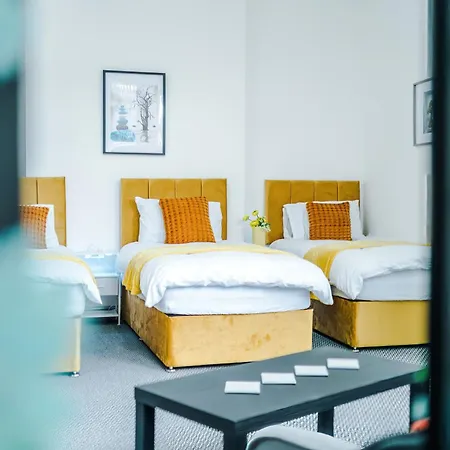 Entire Flat - Sleeps 3-central