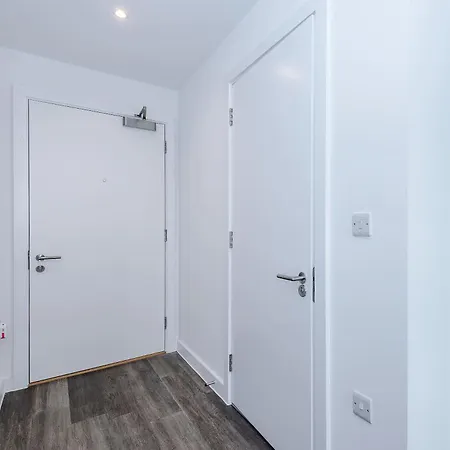 Stylish 2br In Centre