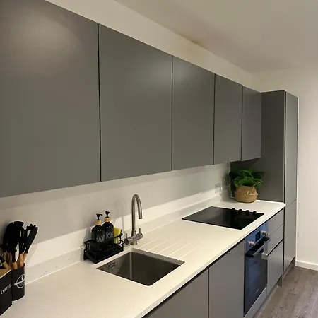 Luxury 2 Bedroom In Mcr- En-suite- Parking- Terrace- Gym Διαμέρισμα Μάντσεστερ