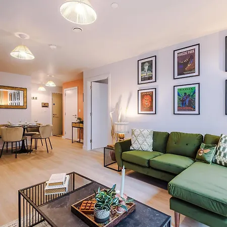 2br In - Free Parking *