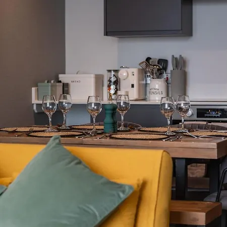 Exchange | 3br Modern | * Manchester