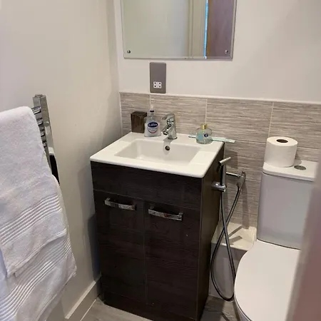 Luxury 2 Bed 3 Bathroom With Balcony, Middlewood Plaza Salford Manchester