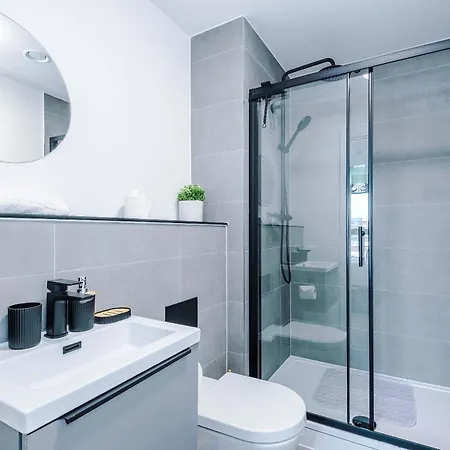 Stylish 2br In Centre Daire *