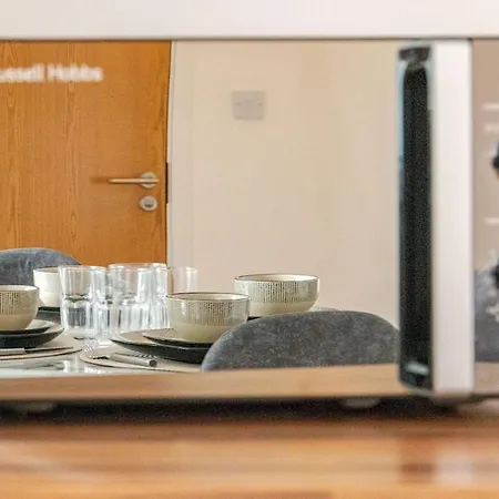 아파트 2br Near Old Trafford Balcony, Water View ,parking&gym 맨체스터