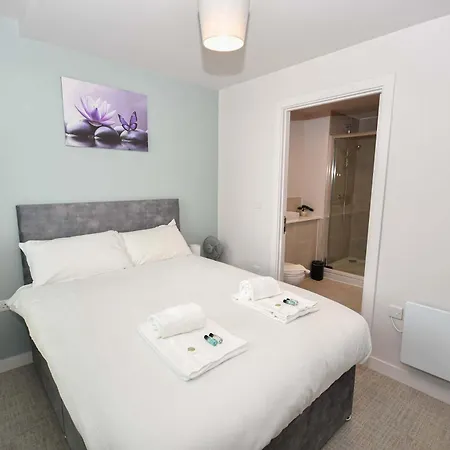 Daire Modern & Bright 2 Bed Nr Old Trafford *