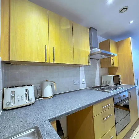 Elite Serviced 2br Balcony Centre Daire
