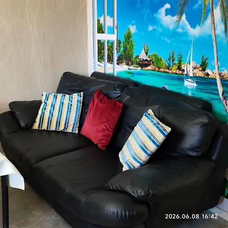 Entire 1St Floor Apartment With Free Parking In Hyde Road Opposite Gorton Tesco Extra * 曼彻斯特