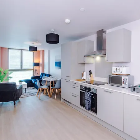 1bdr Open Plan With Full Kitchen * Manchester