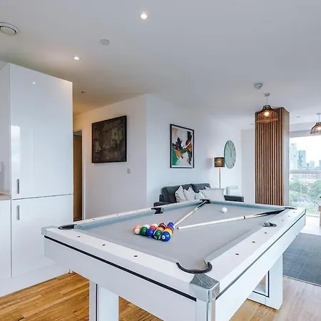 Manchester, Balcony, Old Trafford, Gym, Pool Table