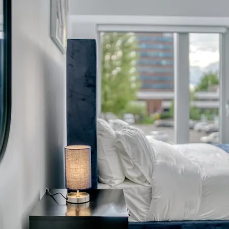 Manchester, Eccles 2 Bedroom & 1 Bedroom Apartments, Close To Old Trafford, Salford, Apartmán