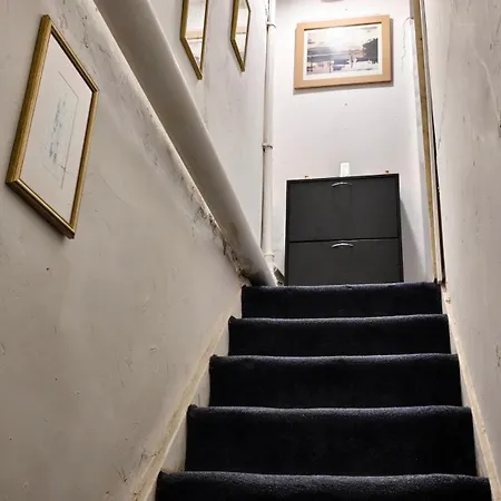 公寓 Entire 1St Floor Apartment With Free Parking In Hyde Road Opposite Gorton Tesco Extra *