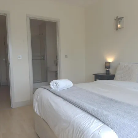 Premium 2 Bed In The Heart Of Center Lägenhet