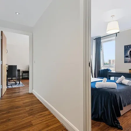 Lägenhet Luxury 2 Bdr 2 Ba Modern With Parking *