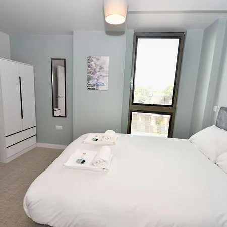Daire Modern & Bright 2 Bed Nr Old Trafford *