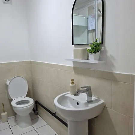 Cosy 2-bed Near Centre Μάντσεστερ