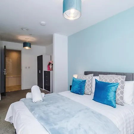 Stylish And Spacious 2bdr Flat *