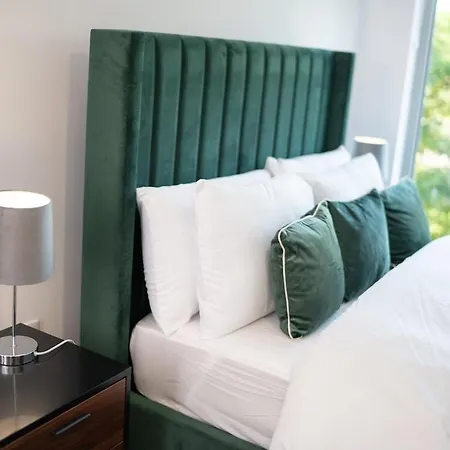 Modern 2br In 아파트 *