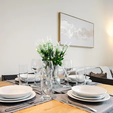 Апартаменты 2 Bed Salford L Free Private Parking L Contractors & Families L Sleeps 4 L Free 1 Hr Early Check-in *