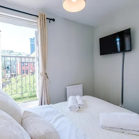 Chic 3br Escape Balcony M4 Heart * Manchester