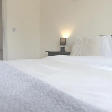 Premium 2 Bed In The Heart Of Center Апартаменты *