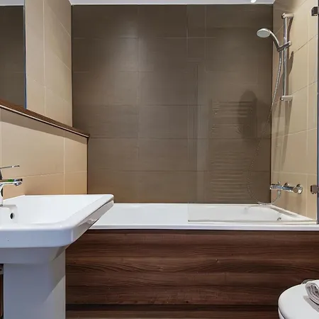 Luxury 2 Bdr 2 Ba Modern With Parking * Manchester