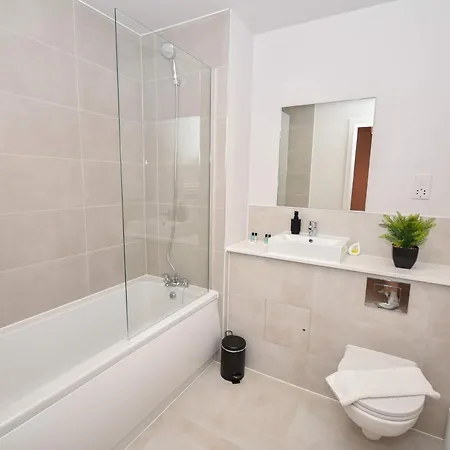 Modern & Bright 2 Bed Nr Old Trafford * Manchester