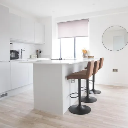 Waterfront Luxury 2br Flat Salford דירה מנצ'סטר