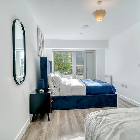 아파트 Manchester, Eccles 2 Bedroom & 1 Bedroom Apartments, Close To Old Trafford, Salford, *