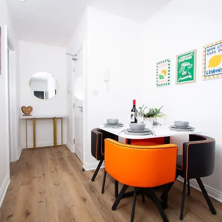 Stylish Newly Refurbished 2br Flat In Apartmán