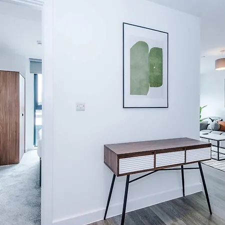 Stylish 2br In Centre