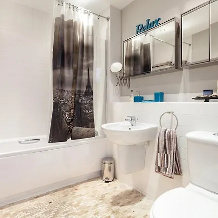 Appartement Spacious Duplex With Parking Manchester