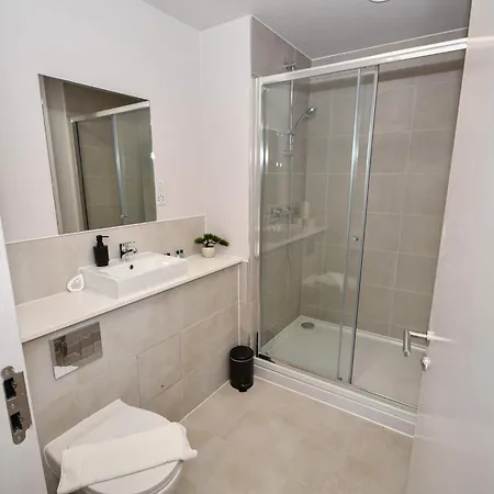 Daire Modern & Bright 2 Bed Nr Old Trafford *