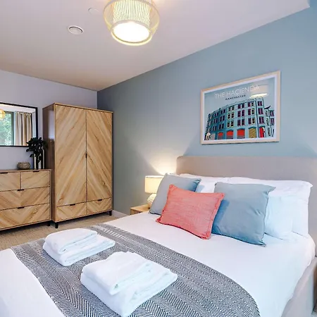 2br In - Free Parking * Manchester