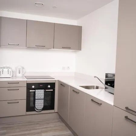 Modern 2br In * Manchester