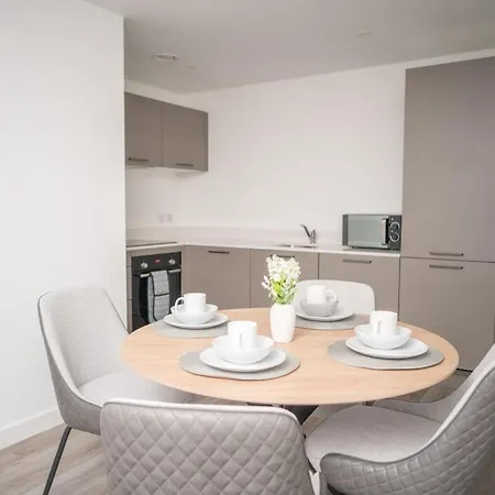 Modern 2br In * Manchester