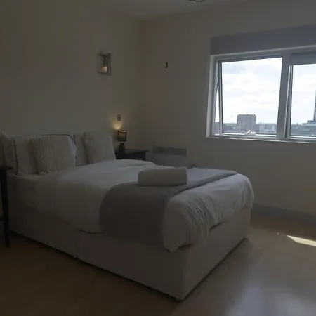 Premium 2 Bed In The Heart Of Center *