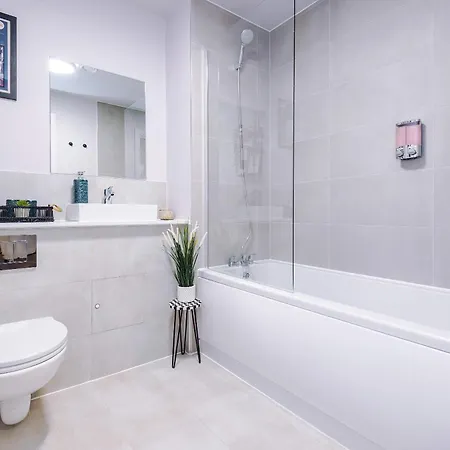 2br In - Free Parking * Manchester
