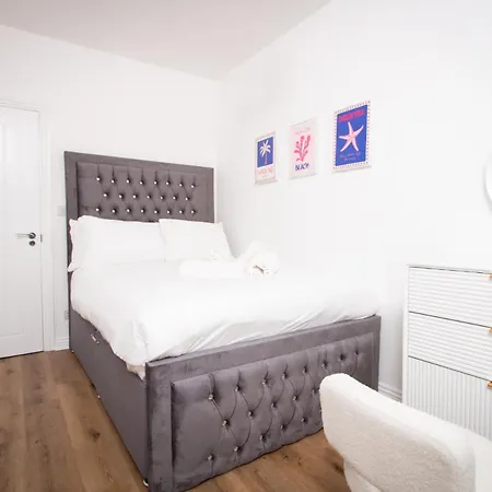 Stylish Newly Refurbished 2br Flat In Apartmán