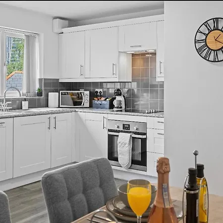 Prime Location Pad Free Parking Ps4 Wifi Tourists Manchester