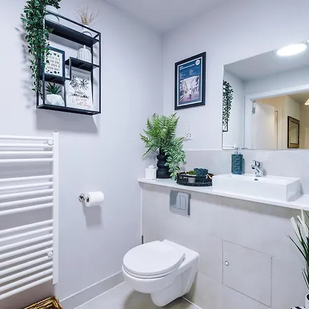 2br In - Free Parking Appartement