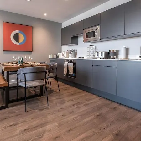Exchange | 3br Modern | * Manchester