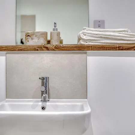 Manchester, Eccles 2 Bedroom & 1 Bedroom Apartments, Close To Old Trafford, Salford, Apartmán