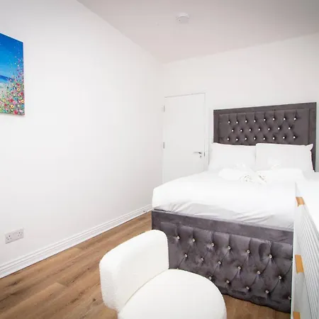 Daire Stylish Newly Refurbished 2br Flat In *