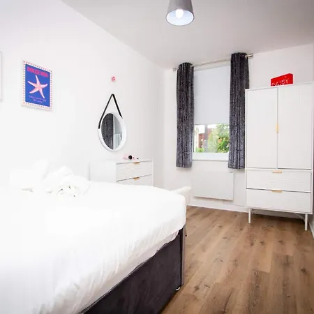 Daire Stylish Newly Refurbished 2br Flat In