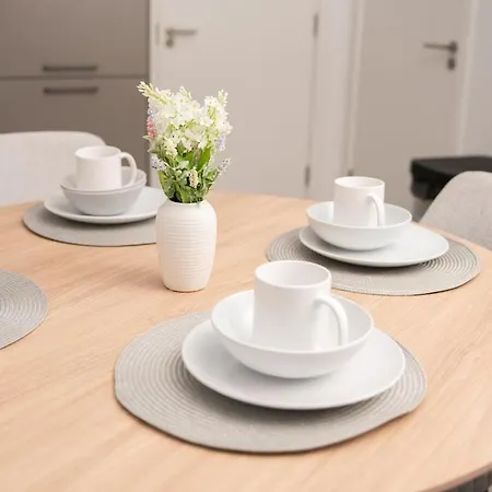 아파트 Modern 2br In *