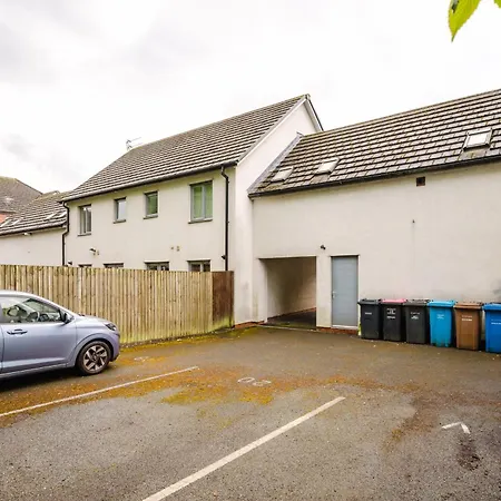 2 Bed Salford L Free Private Parking L Contractors & Families L Sleeps 4 L Free 1 Hr Early Check-in Манчестер