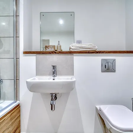 Manchester, Eccles 2 Bedroom & 1 Bedroom Apartments, Close To Old Trafford, Salford, 아파트
