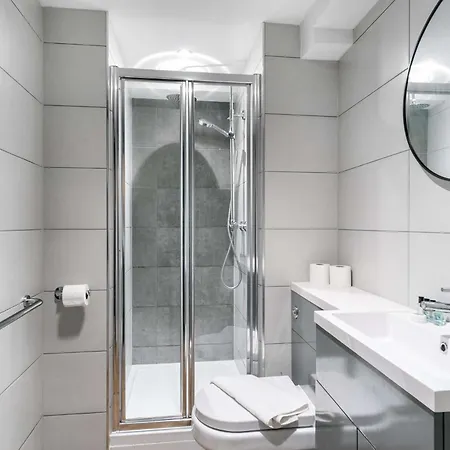 Convenient 3bed Flat W Security Apartmán *