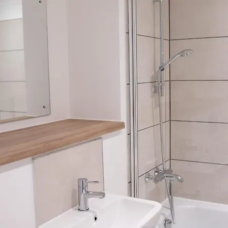 Modern 2br In