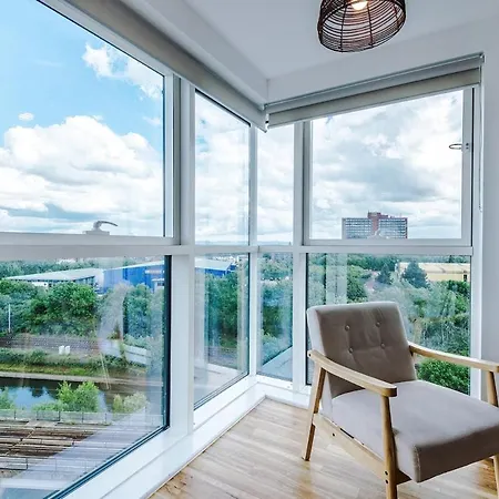 Manchester, Balcony, Old Trafford, Gym, Pool Table *